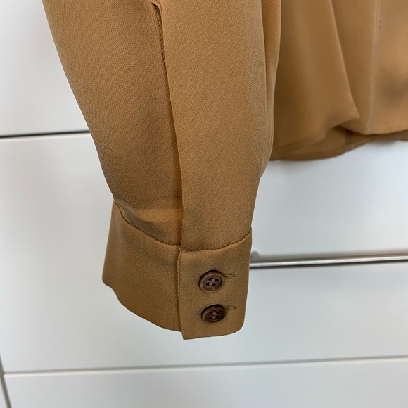 VTG 90s LIZ CLAIRBORNE BUTTON DOWN SILK BLOUSE - Picture 2 of 9